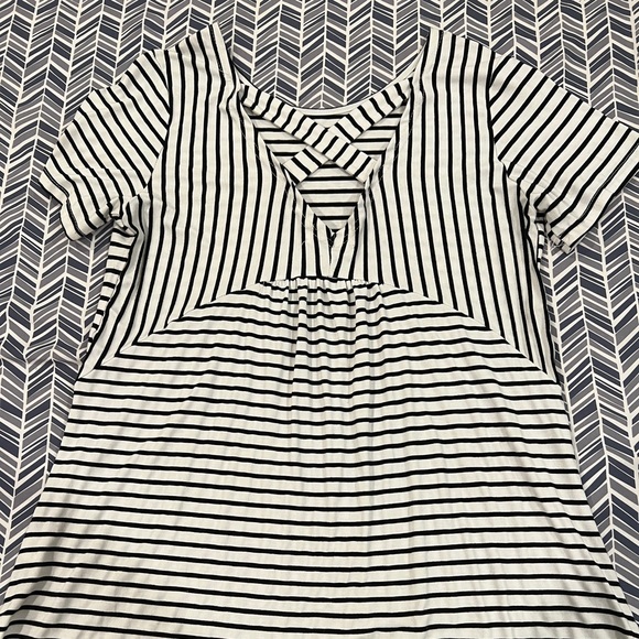 Tunic - Picture 2 of 3